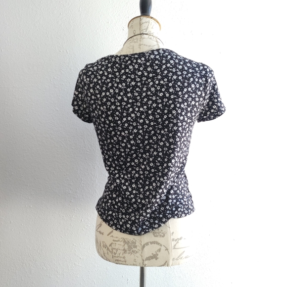 LOVE WINS Floral Top - Picture 4 of 4